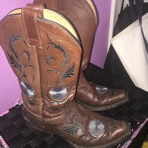 Shyannne embroidered western boots